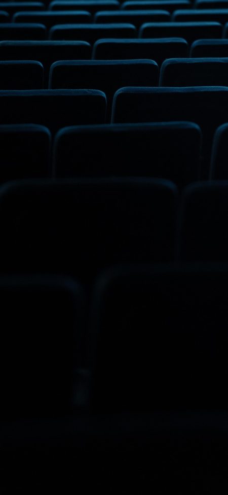 红杏 App 主界面截图，深色背景上显示搜索框与最近使用的三个功能入口